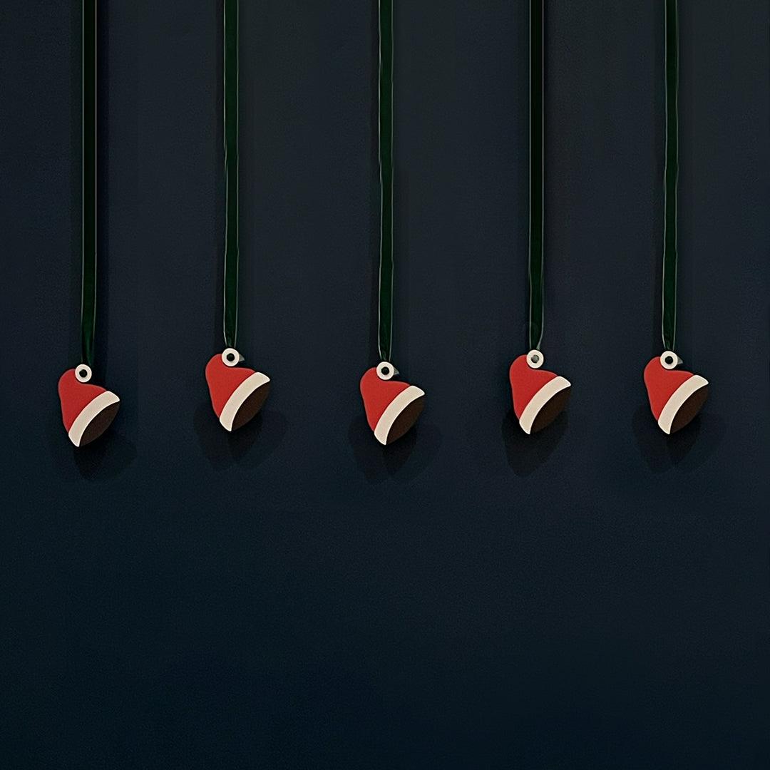 Ribbon - Coloured Christmas Hats x5 - Grizzly Bear